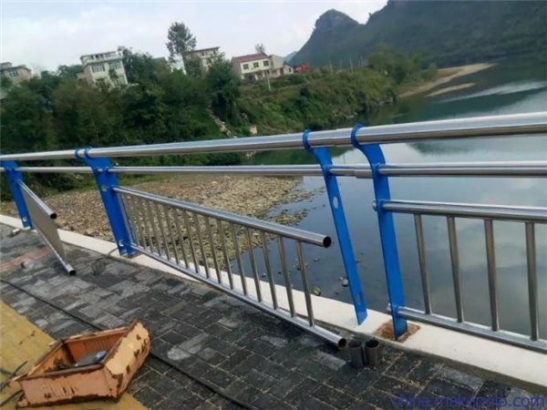 江苏不锈钢复合管护栏是一种卓越的防护材料