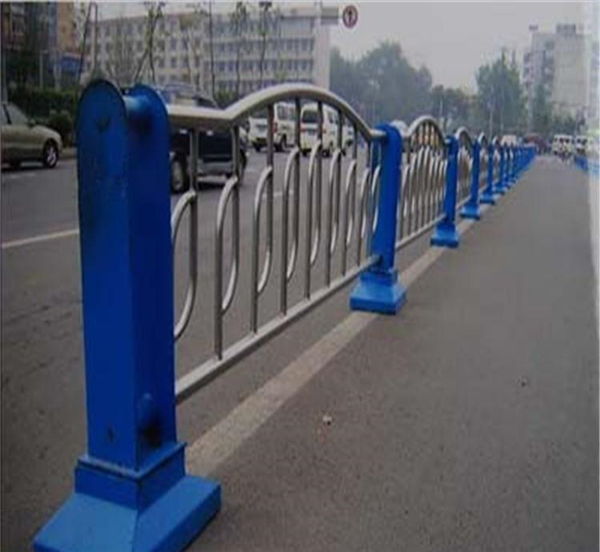 江苏不锈钢防撞栏杆生产制造工艺